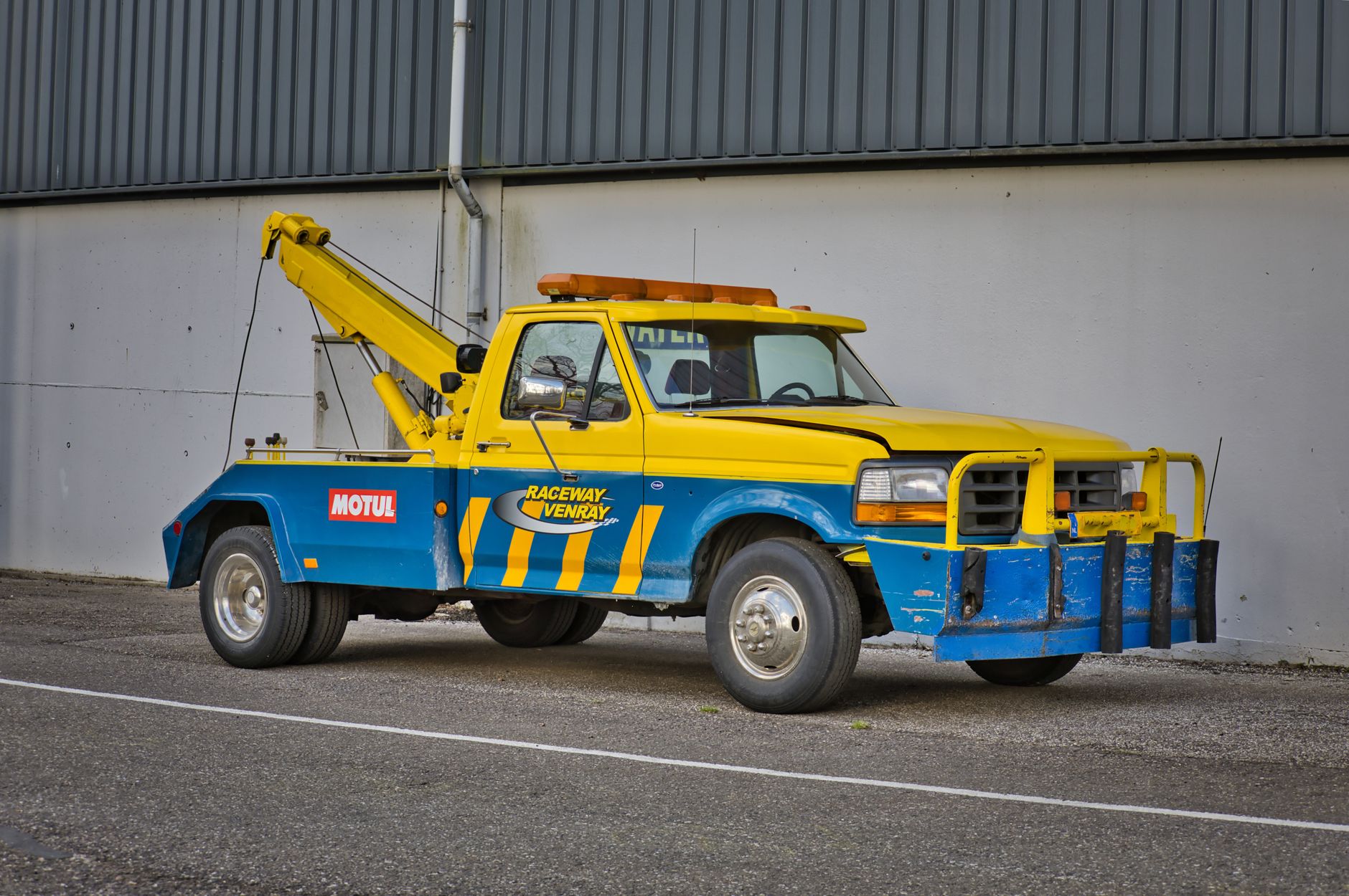Remorquage voiture équipe à Courbevoie